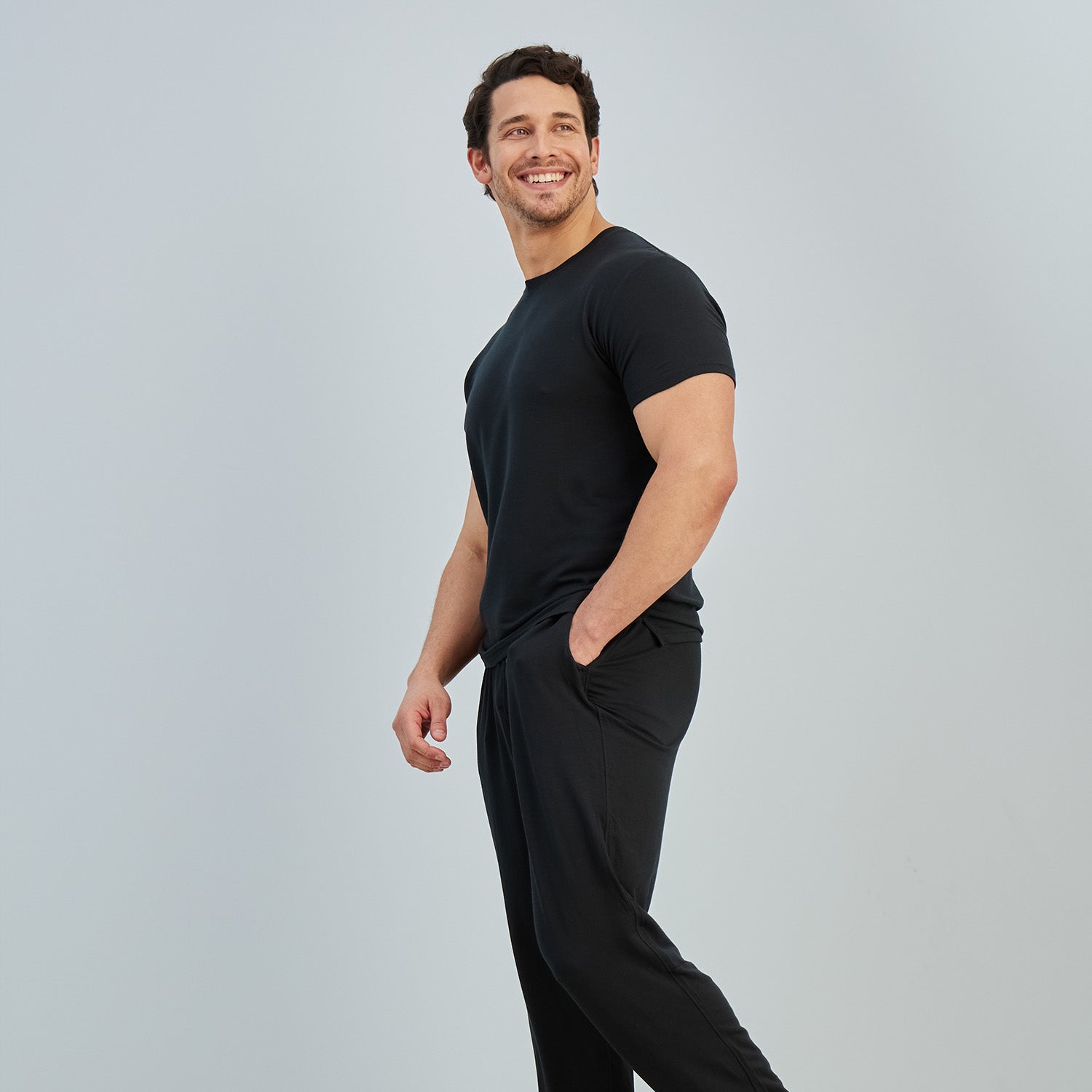 modelsizing1: Thomas is 5’10” and wearing a medium. | type: men
