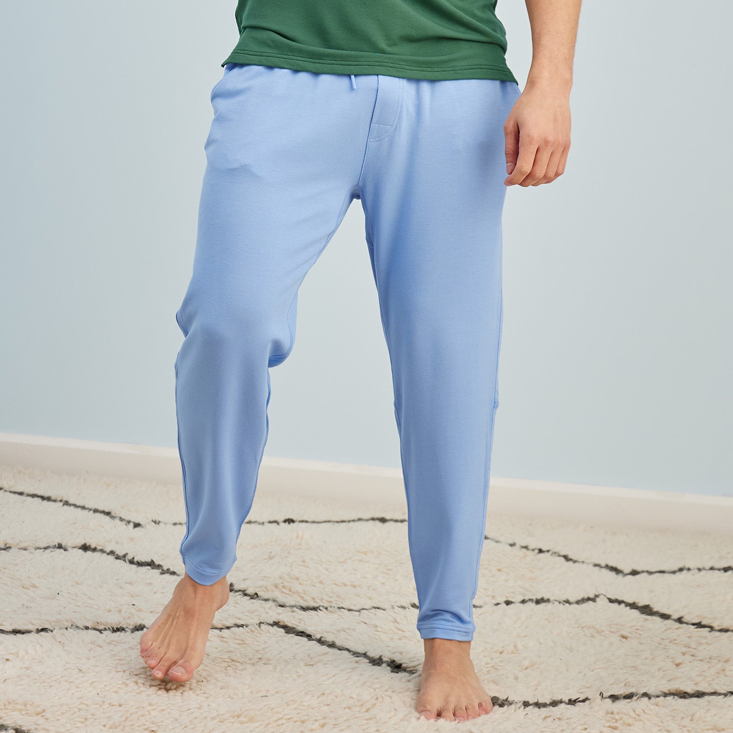 modelsizing1: Thomas is 5’10” and wearing a medium. | type: men