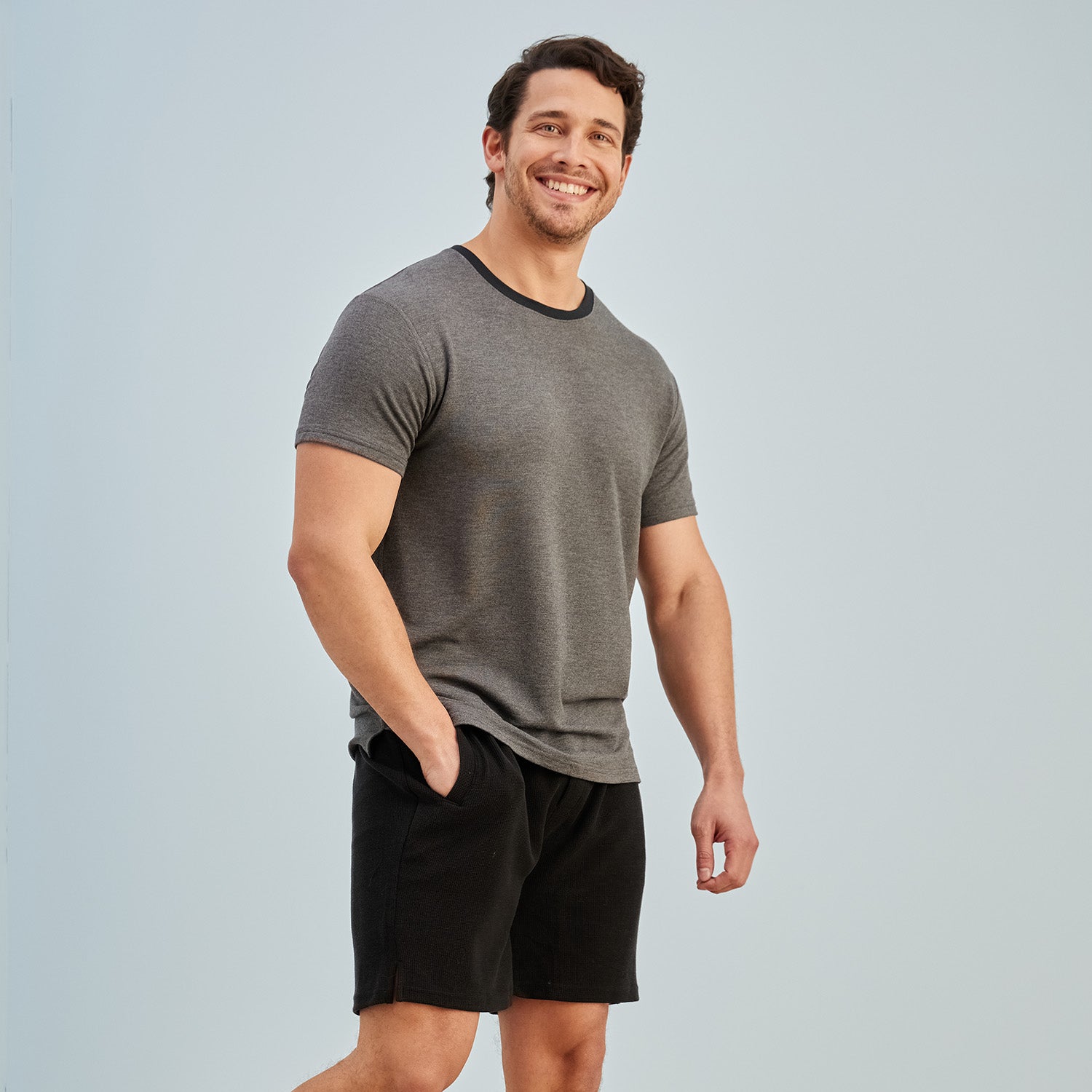 modelsizing1: Thomas is 5’10” and wearing a medium. | type: men