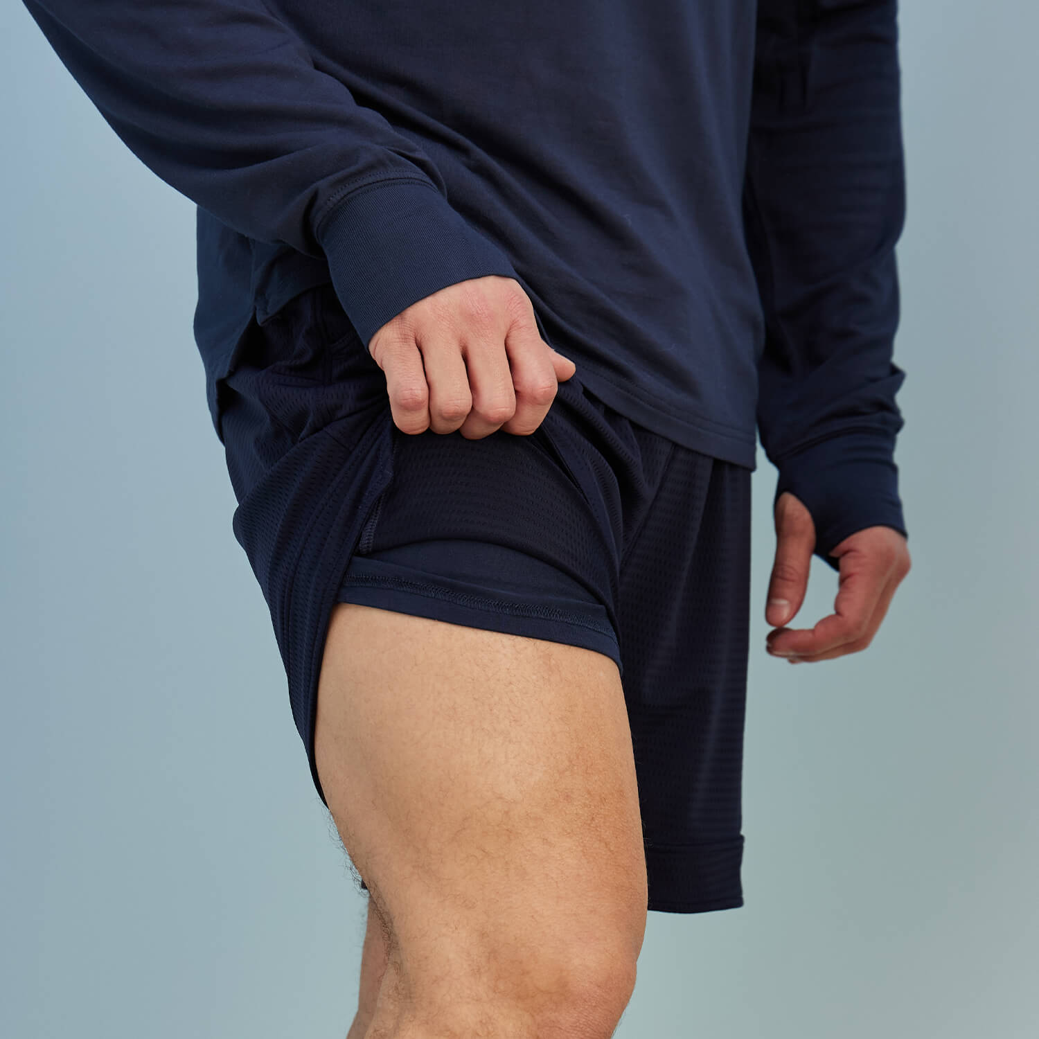 modelsizing1: Thomas is 5’10” and wearing a medium. | type: men