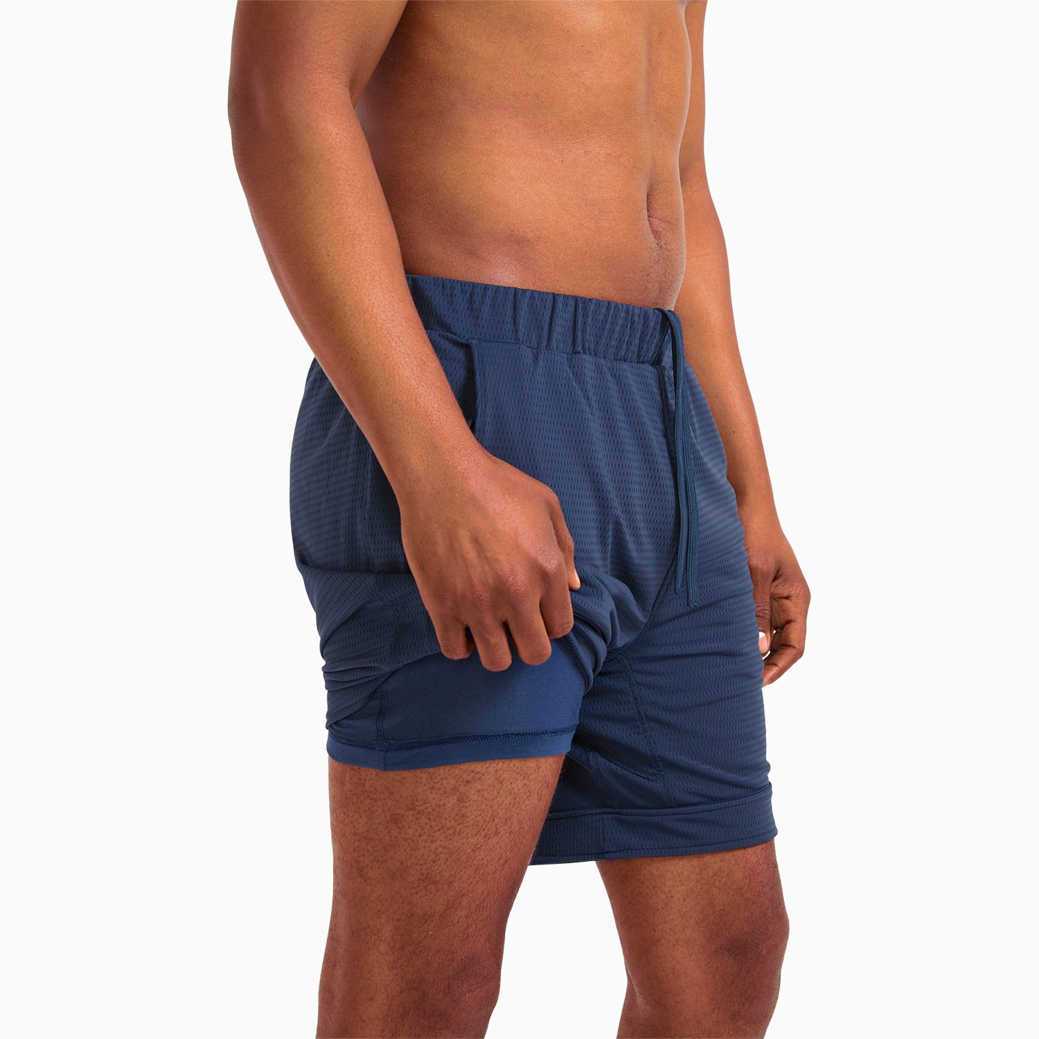 modelsizing1: Narada is 6’0” and wearing a medium. | type: men