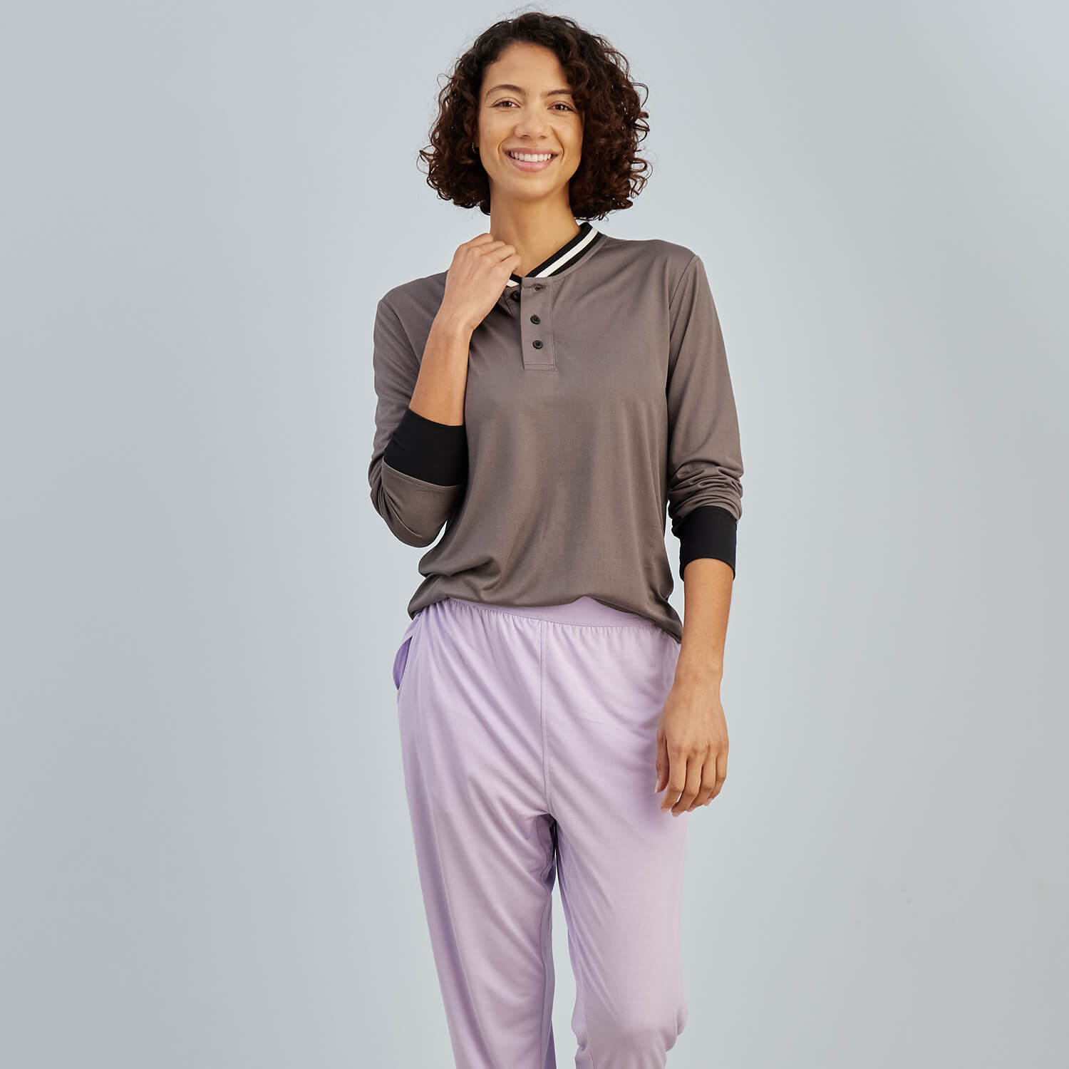 modelsizing1: Sharee is 5’9” and wearing a small. | type: women