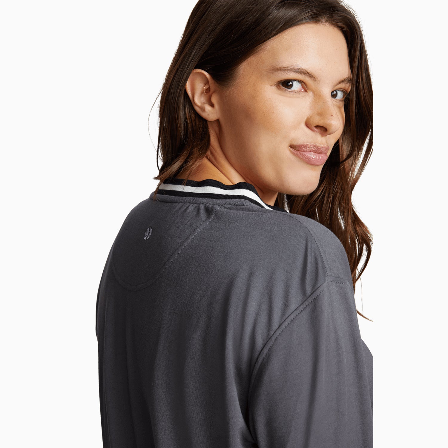 modelsizing1: Dana is 5’9” and wearing a medium. | type: women