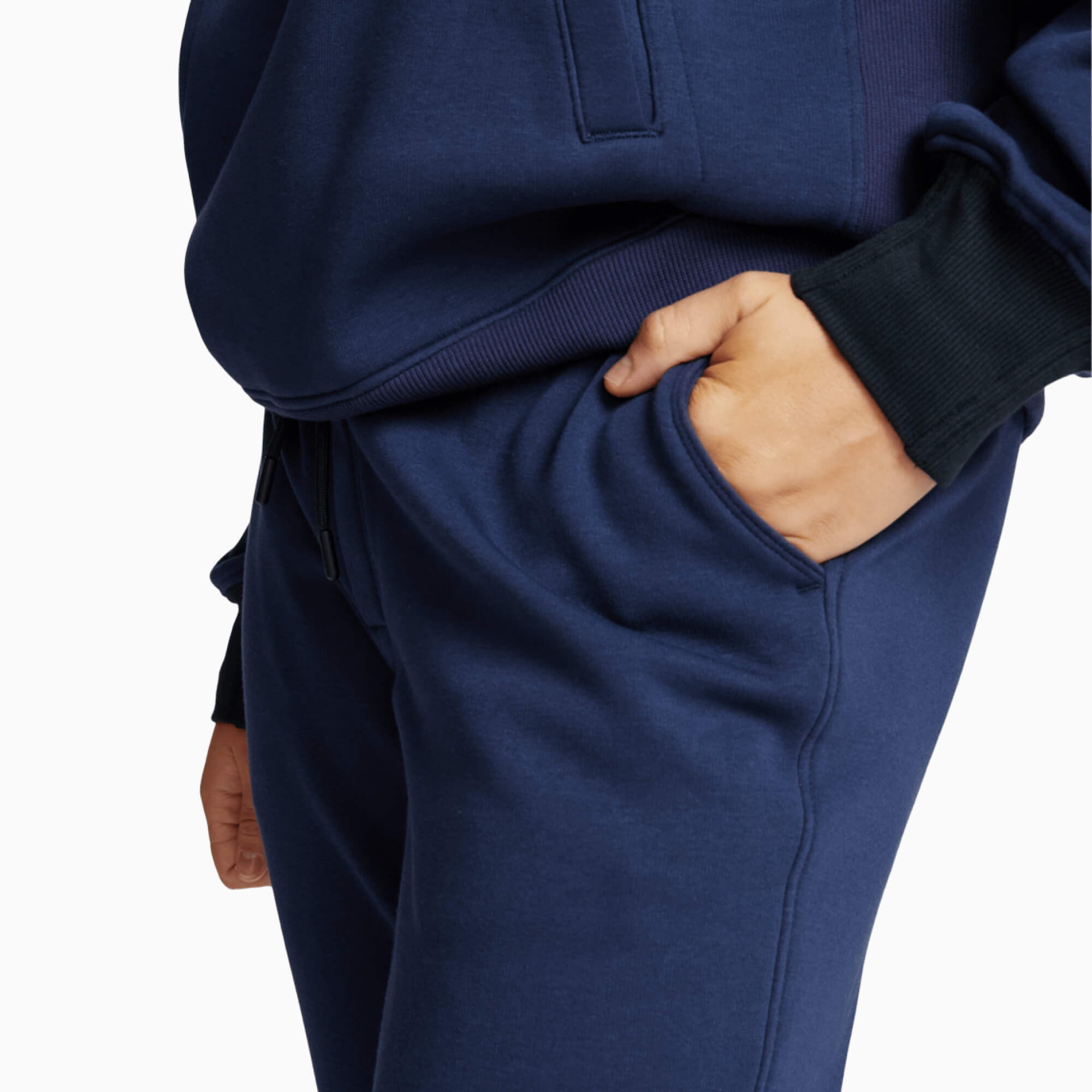 modelsizing1: Dana is 5’9” and wearing a medium. | type: women